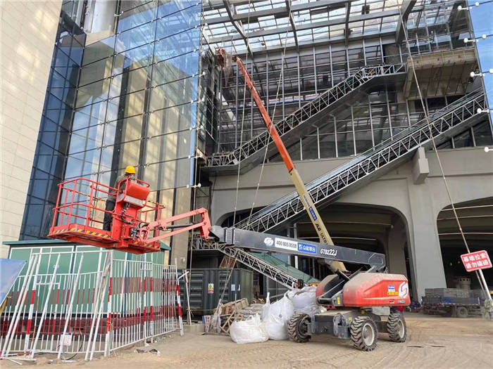 雄安高铁站里面的一抹蓝!星空网平台助力国家重大项目建设-2.jpg 雄安高铁站里面的一抹蓝!星空网平台助力国家重大项目建设-2.jpg